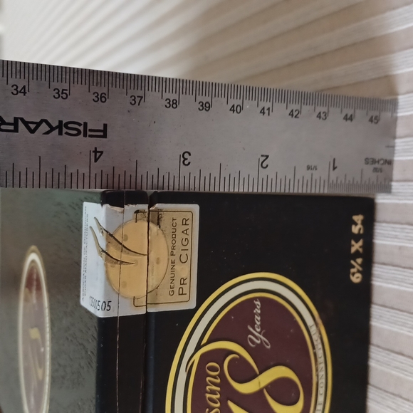 Cubano Wooden Cigar Box - Picture 10 of 10